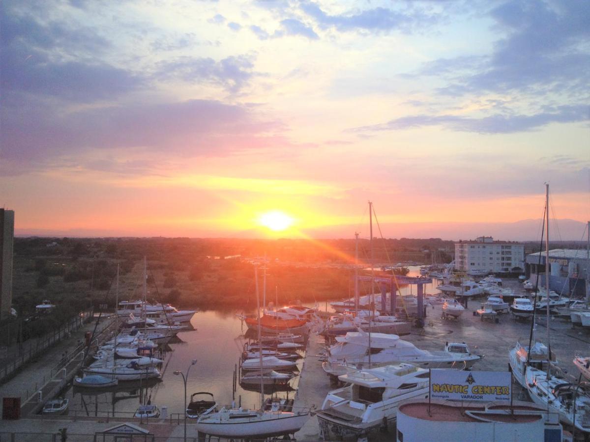 Holidays Penthouse Vues Panoramiques Sur Le Port Naval,Un Sejour Elegant Assure " Wifi Parquing Gratuit روساس المظهر الخارجي الصورة